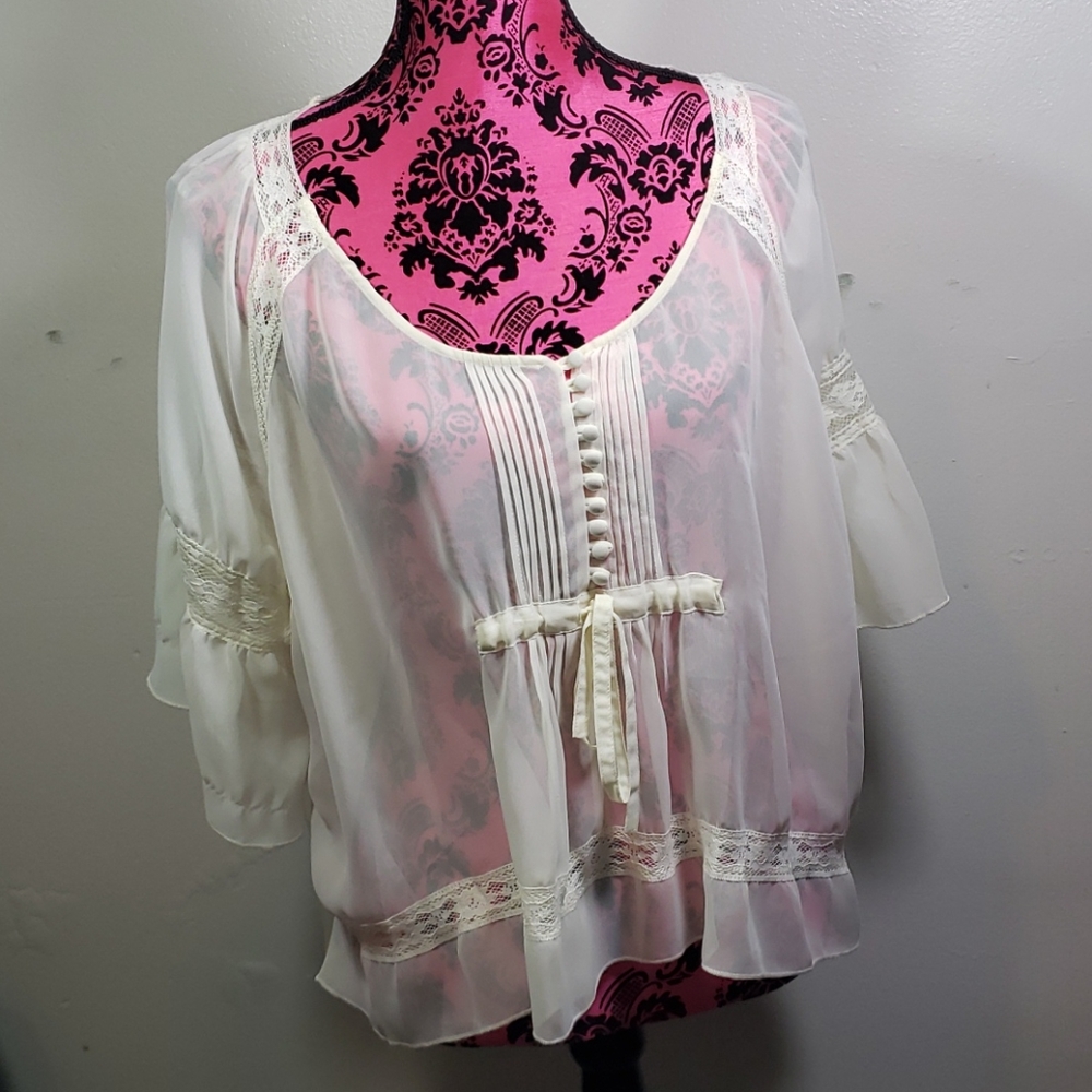 3 for 💋 for $35 Cream Blouse